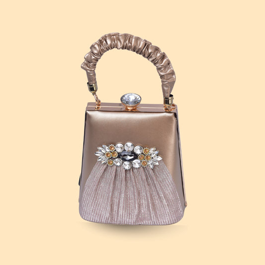 Lehnga Clutch