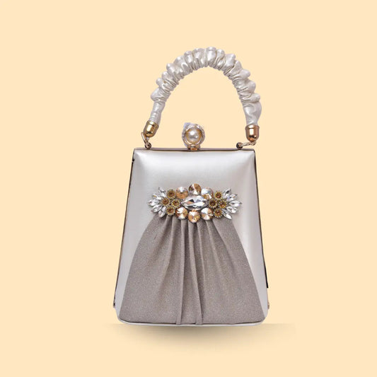 Lehnga Clutch